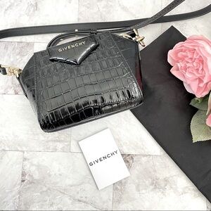 🆕 Authentic Givenchy Nano Antigona in Black Croc
